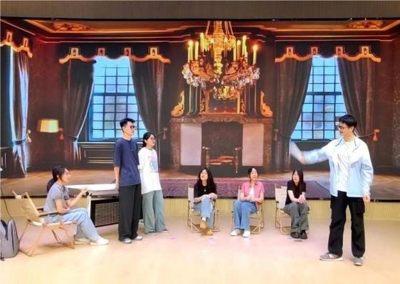 热门大瓜张津瑜海报