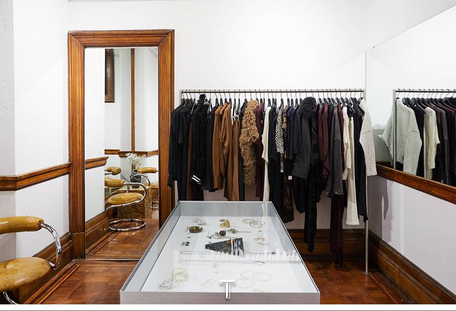 寸止videos new海报